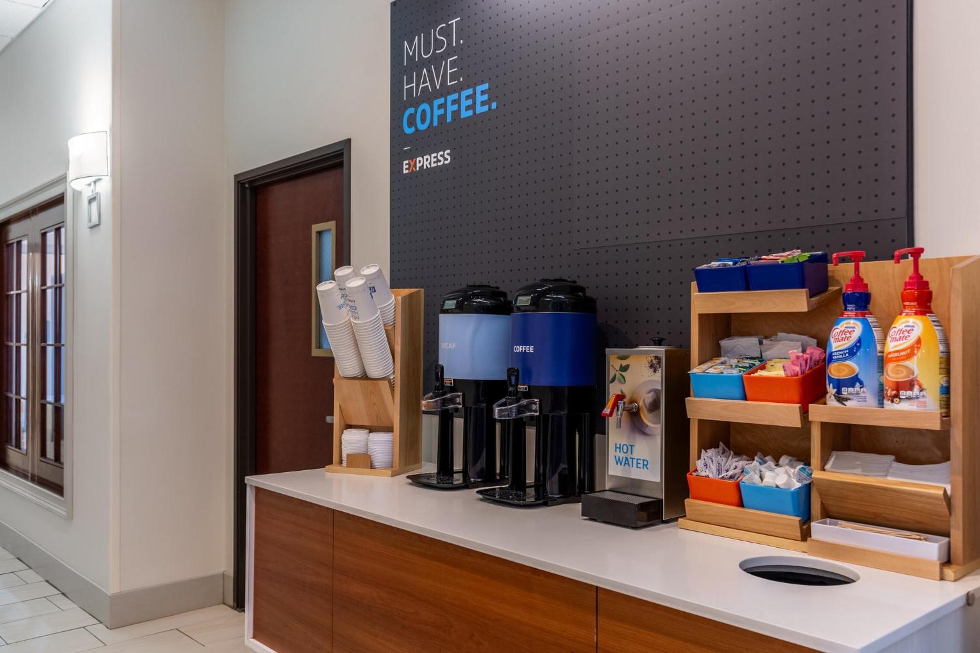 Holiday Inn Express Hotel & Suites Newton Sparta By Ihg Esterno foto