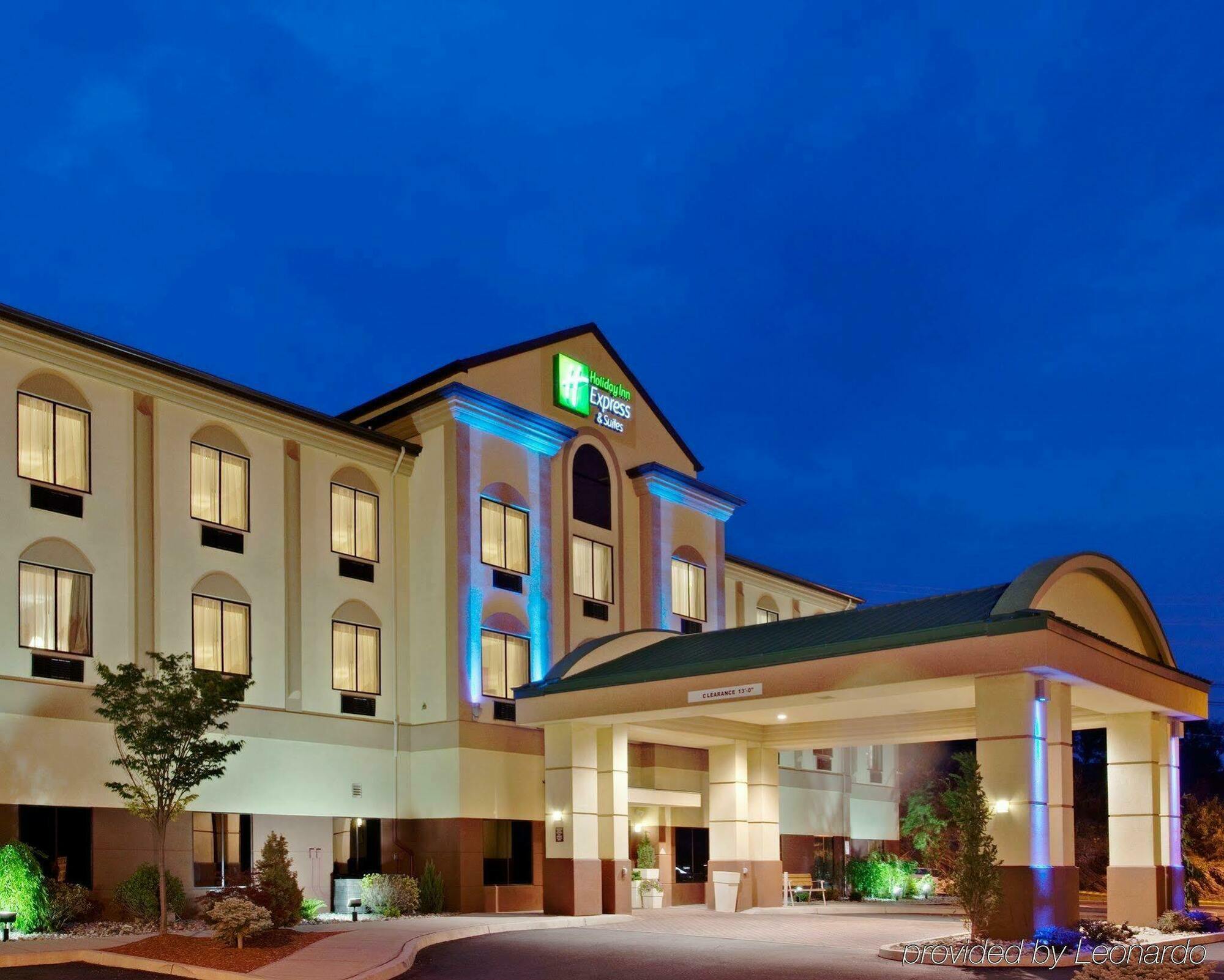 Holiday Inn Express Hotel & Suites Newton Sparta By Ihg Esterno foto